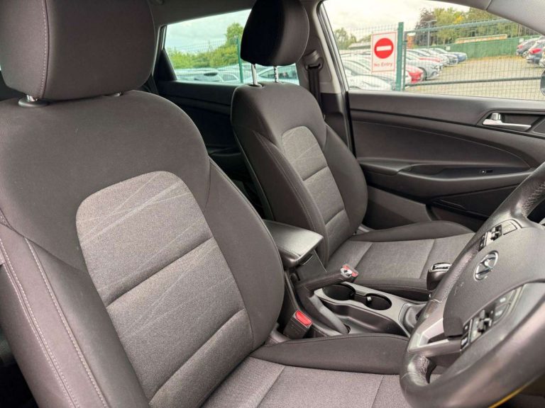 hyundai-tucson-suv-petrol-9e0373f9dd94