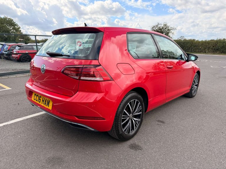 volkswagen-golf-hatchback-petrol-8fd62699f7f4