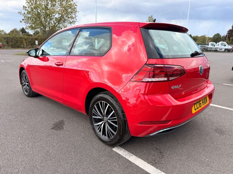 volkswagen-golf-hatchback-petrol-f8f5e83a9c44